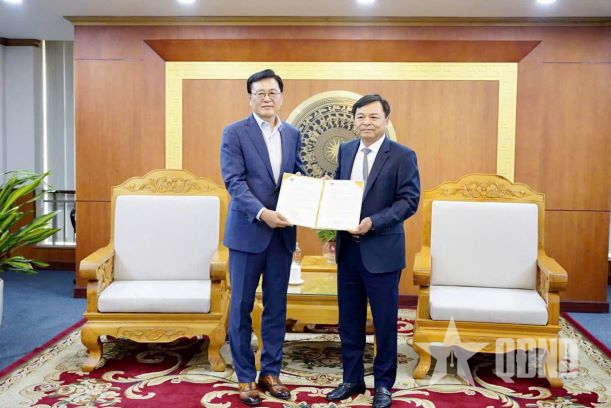 Bộ Nông nghiệp và Môi trường tiếp nhận 110 triệu won hỗ trợ người dân tỉnh Đắk Lắk